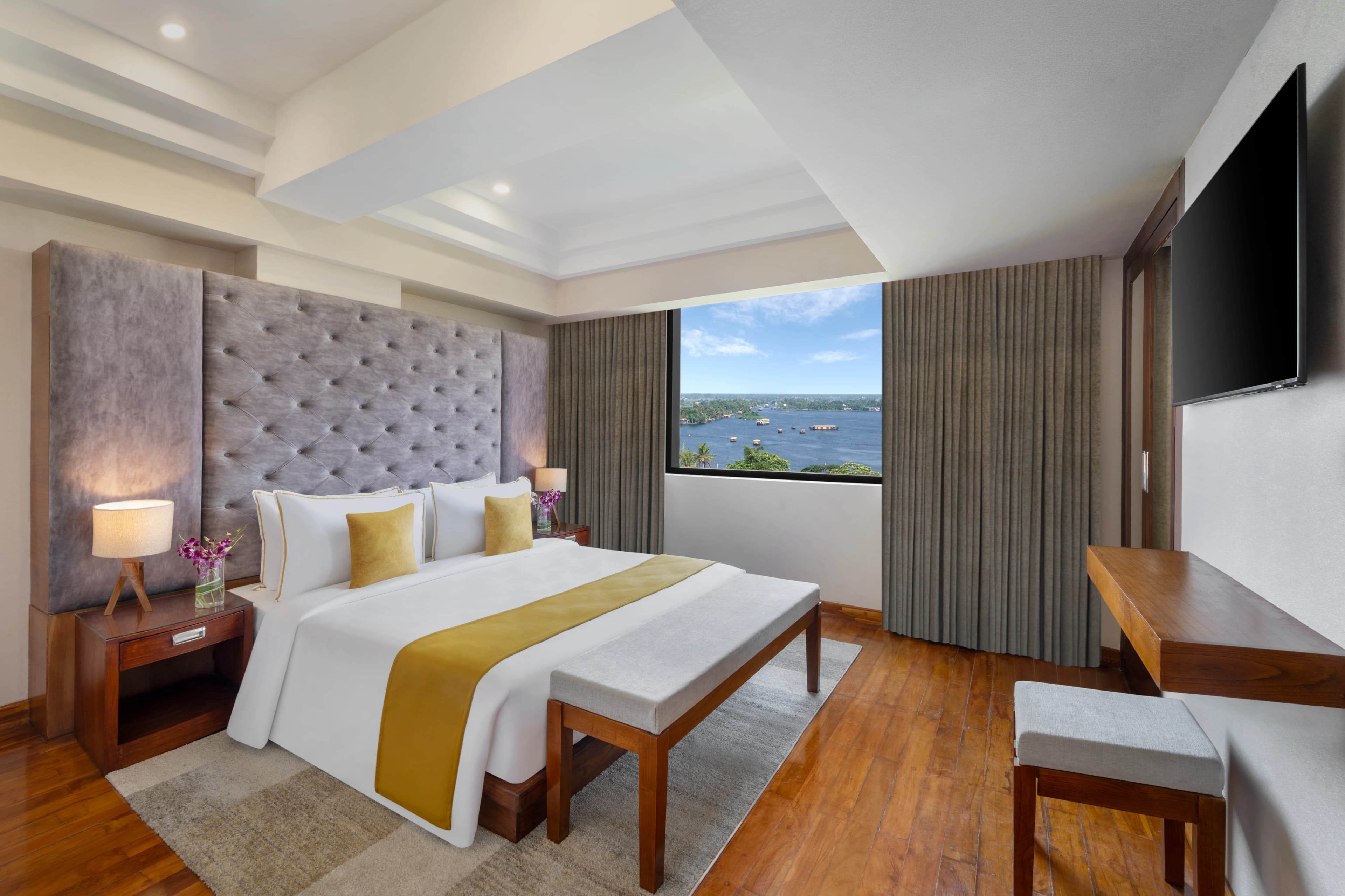 Boat Race Finish Line View Suite